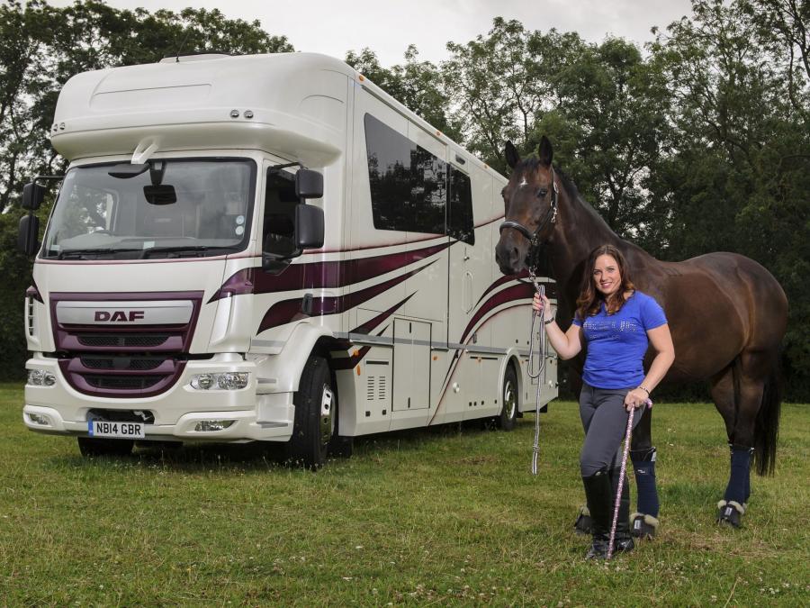  DAF LF 150 4x2 FT Horsebox 2013 года  (UK) (фото 2 из 2)